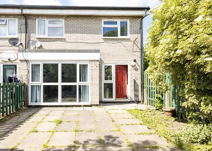 Townhouse In Old Trafford
