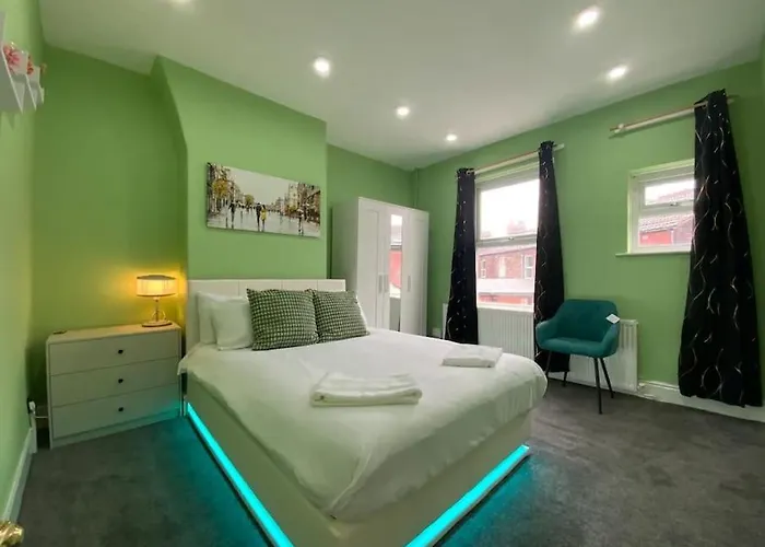 Beautiful 2 Bed 1 Bath Home