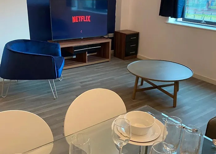 2 Bedroom 2 Bathroom City Centre Apartment