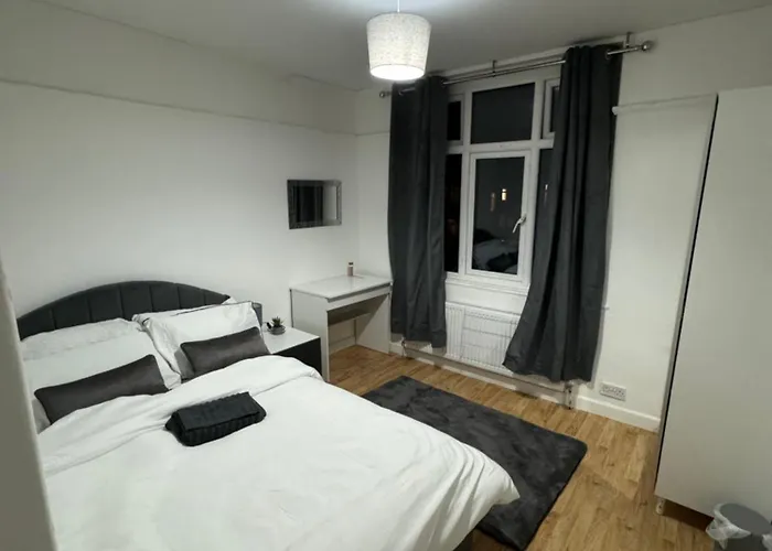 Elegant Estates Humble Abode Room 5