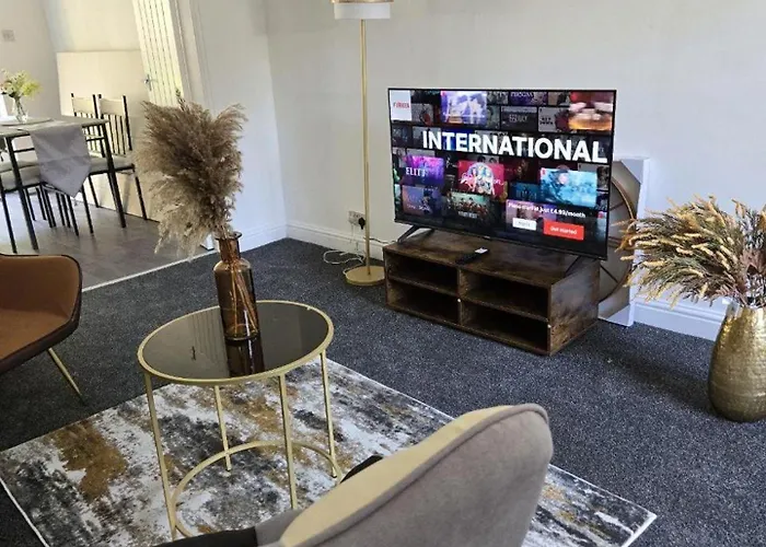 Manchester Blissful Retreat - 3-Bedroom House
