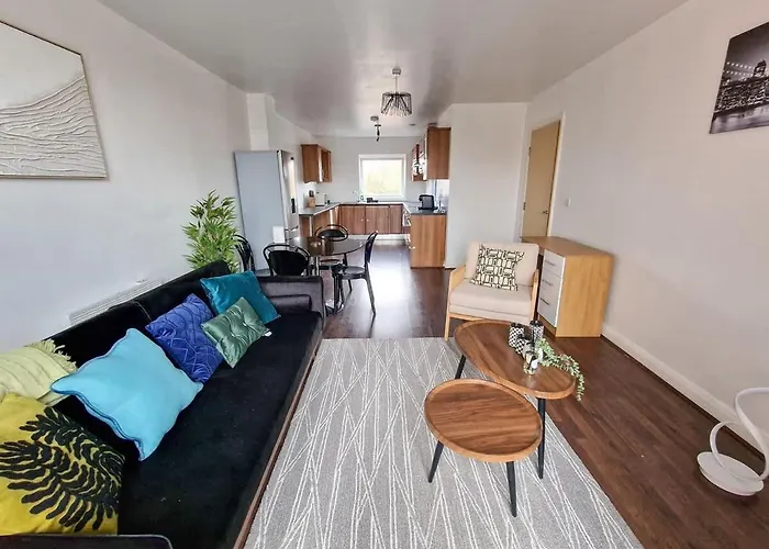 Lovely 3 Bed Close To Centre By City Superhost