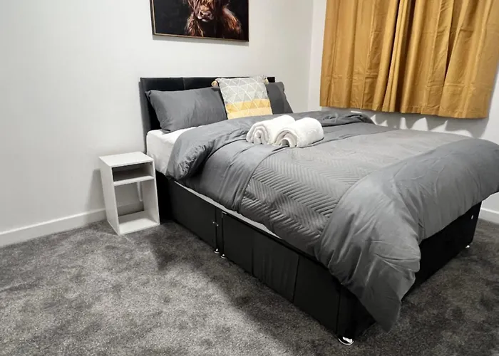 New Manchester City Getaway House With 2 Free Parking