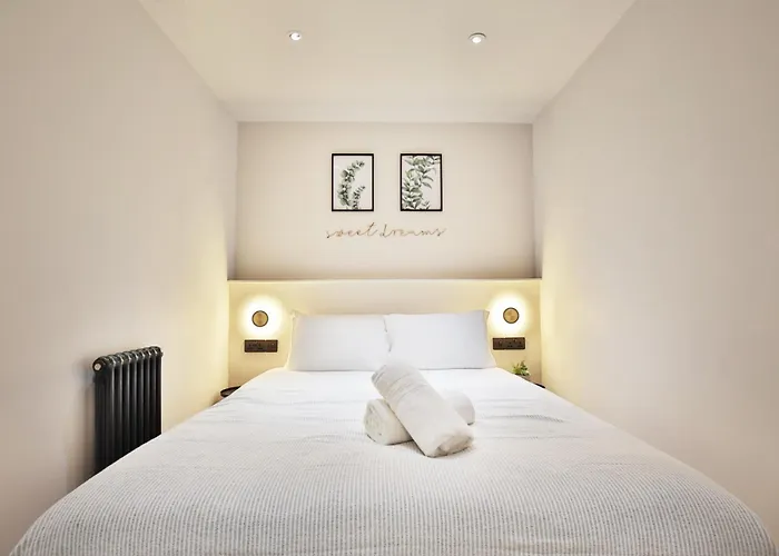 Stunning Luxury Townhouse In Centre Of Manchester