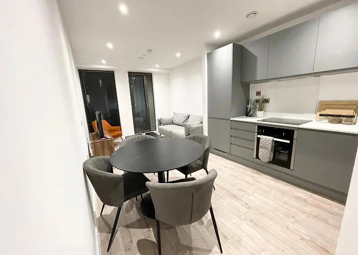 2 Bedroom Apartment Nq