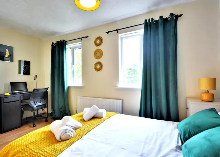Manchester Townhouse By Bevolve - 4 Bedrooms - Free Parking
