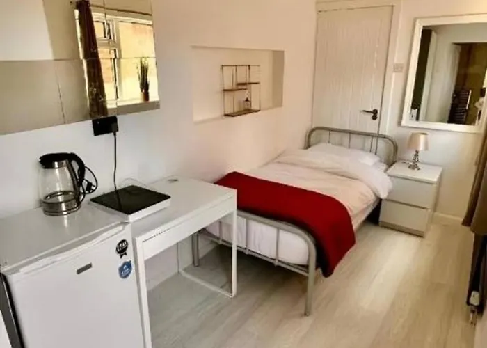 Private Single Room With Ensuite In Chorlton