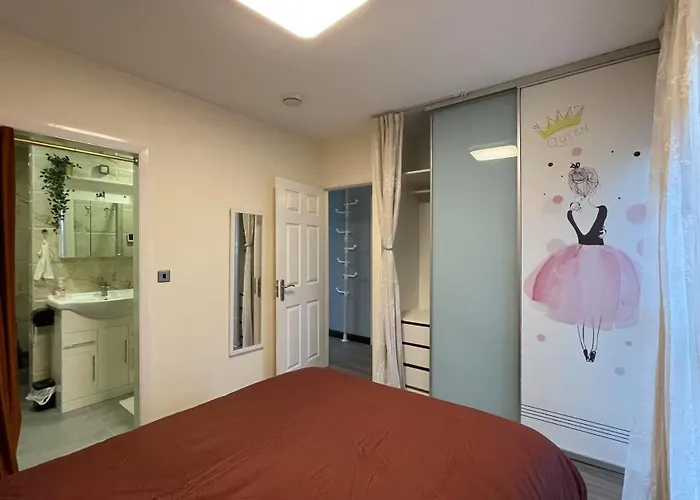 Manchester City Flat With Free Secure Parking