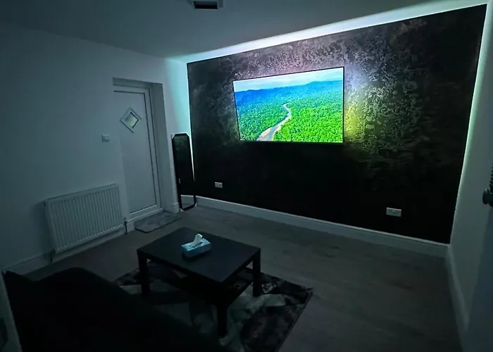 Modern Cozy One Bedroom Apartment