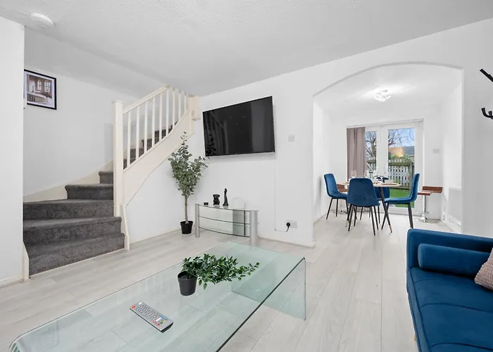 Lovely 3Bedroom House, 7Mins Drive To Manchester City Center, Etihad Stadium & Coop Live Arena