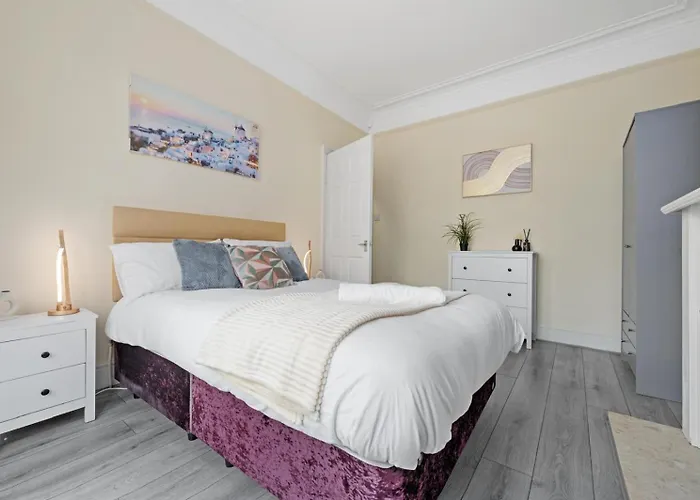 Luxury Manchester 4-Bed Home Perfect For Contractors & Families W Free Parking