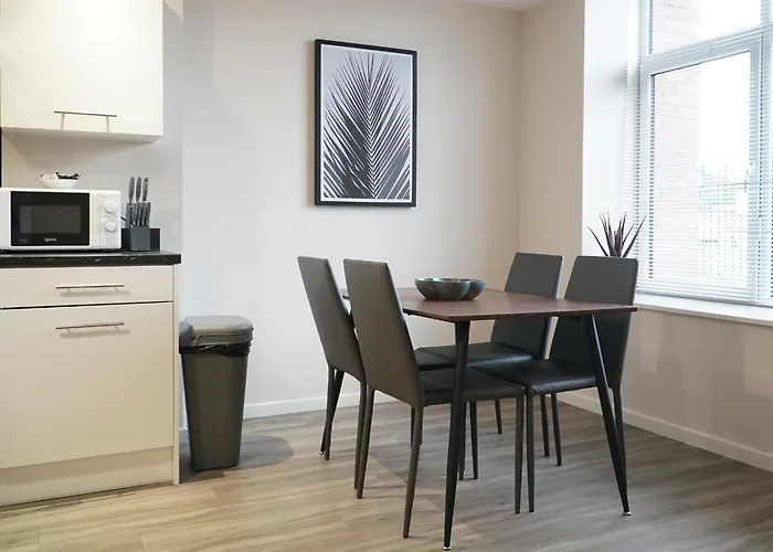 Central Apartment With 2 Parking Spaces!