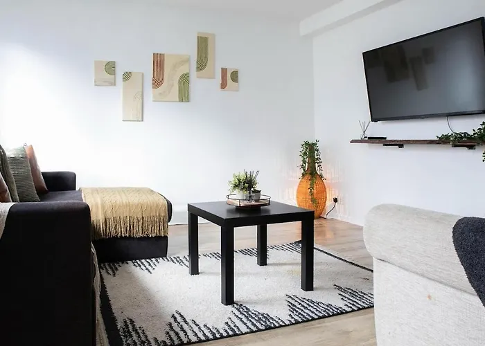 Cozy Apartment Next To Ao Arena With Free Parking