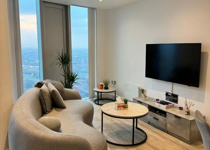 3 Bedroom Penthouse In The City Centre Deansgate New Build High Floor