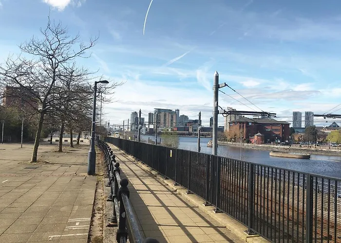 Skyline Stay - Near Media City & Manchester United, Victoria Warehouse