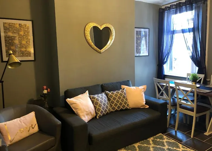 3. Stylish Private Double Room Near Manchester City Centre