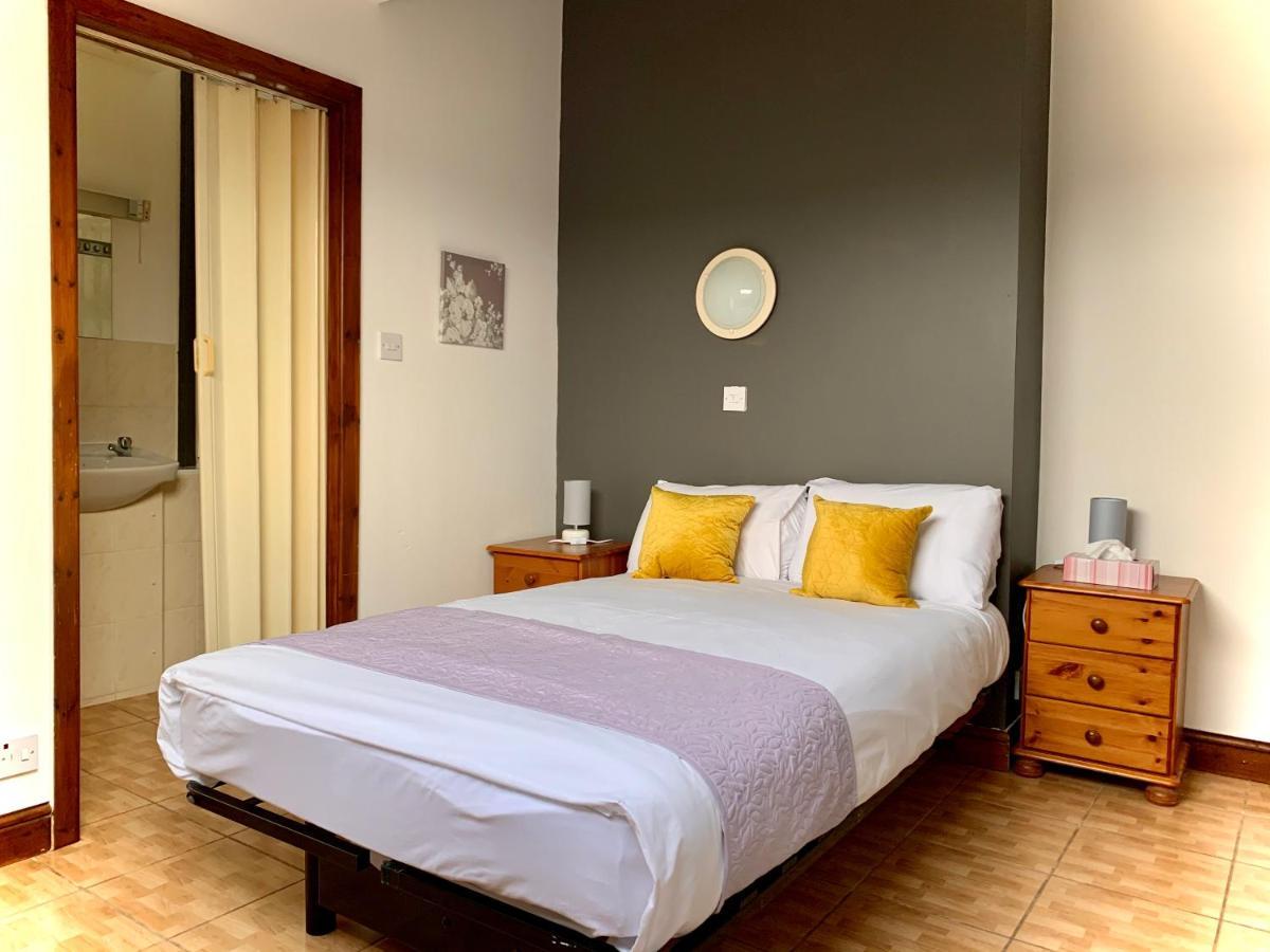 - Free Parking Guest house *
