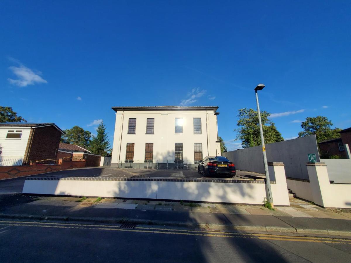 The Ashcroft Free Parking Aparthotel