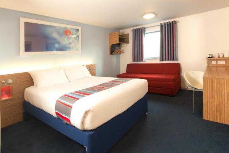 Travelodge Salford Quays Hotel 3*
