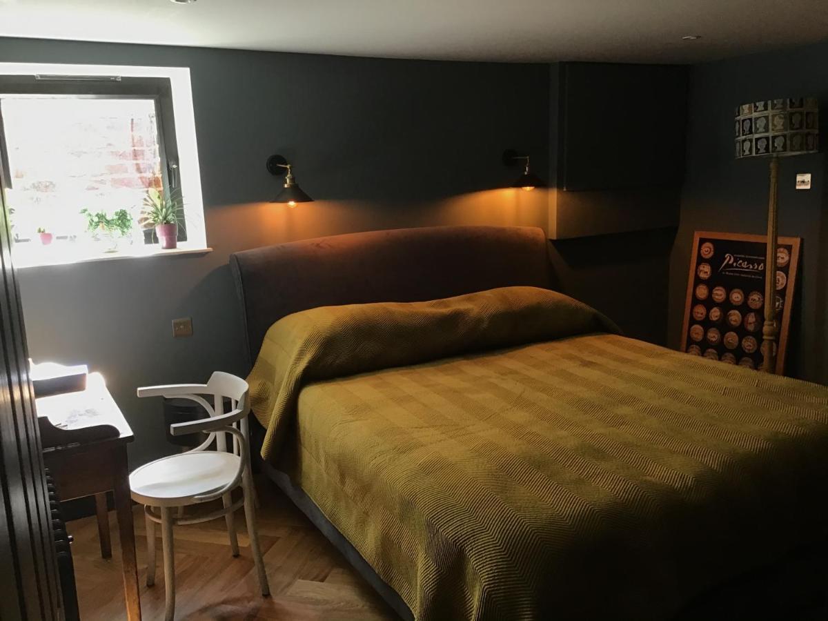 Chorlton Garden Rooms. Relax, Work, And Play. * Manchester