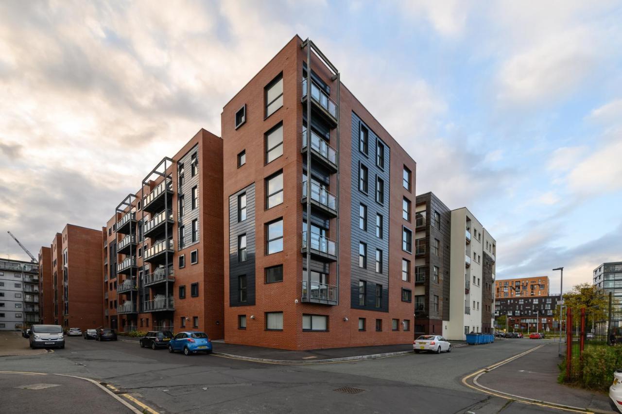 Comfy & Homely 2bed - 5 Star Location Apartment *
