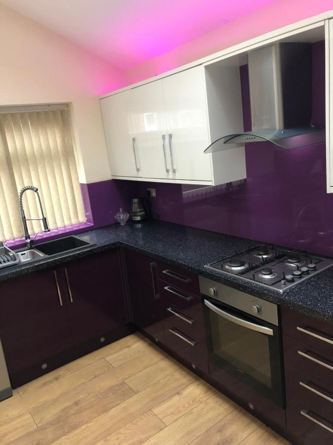 Bed & Breakfast Big Rusholme With Tv And Private Bathroom-parking&wifi Manchester
