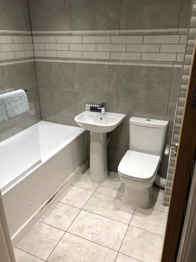 Big Rusholme With Tv And Private Bathroom-parking&wifi