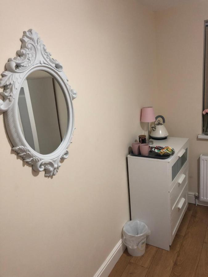 Big Rusholme With Tv And Private Bathroom-parking&wifi Manchester