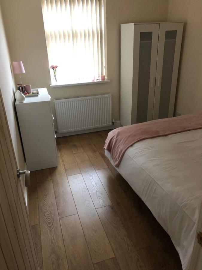 Bed & Breakfast Big Rusholme With Tv And Private Bathroom-parking&wifi Manchester