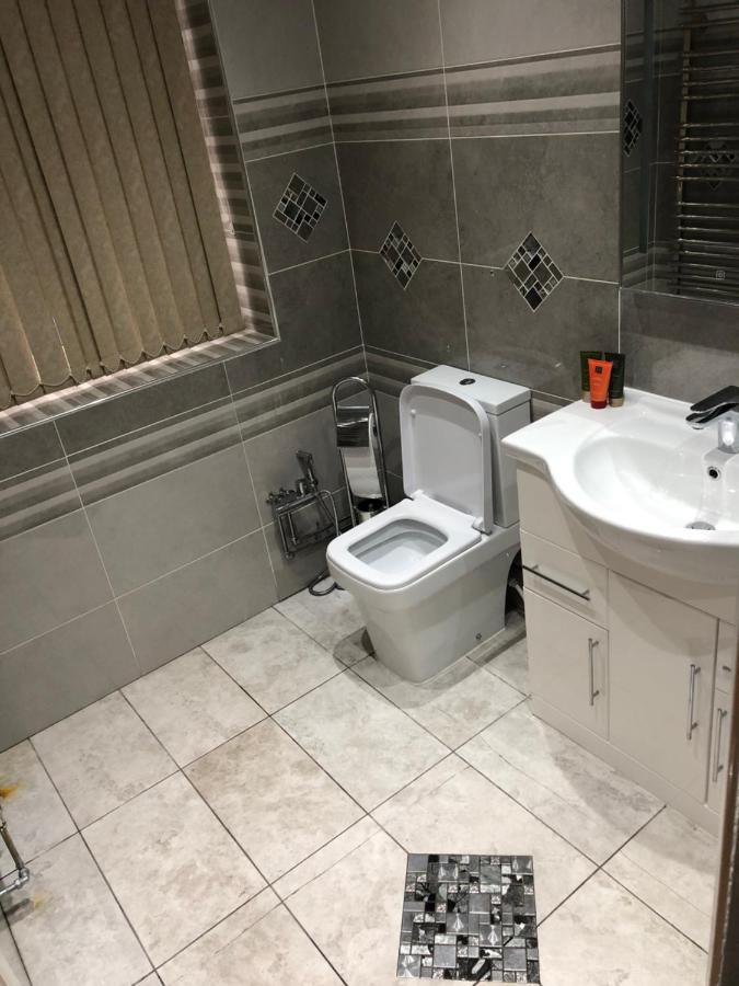Bed & Breakfast Big Rusholme With Tv And Private Bathroom-parking&wifi