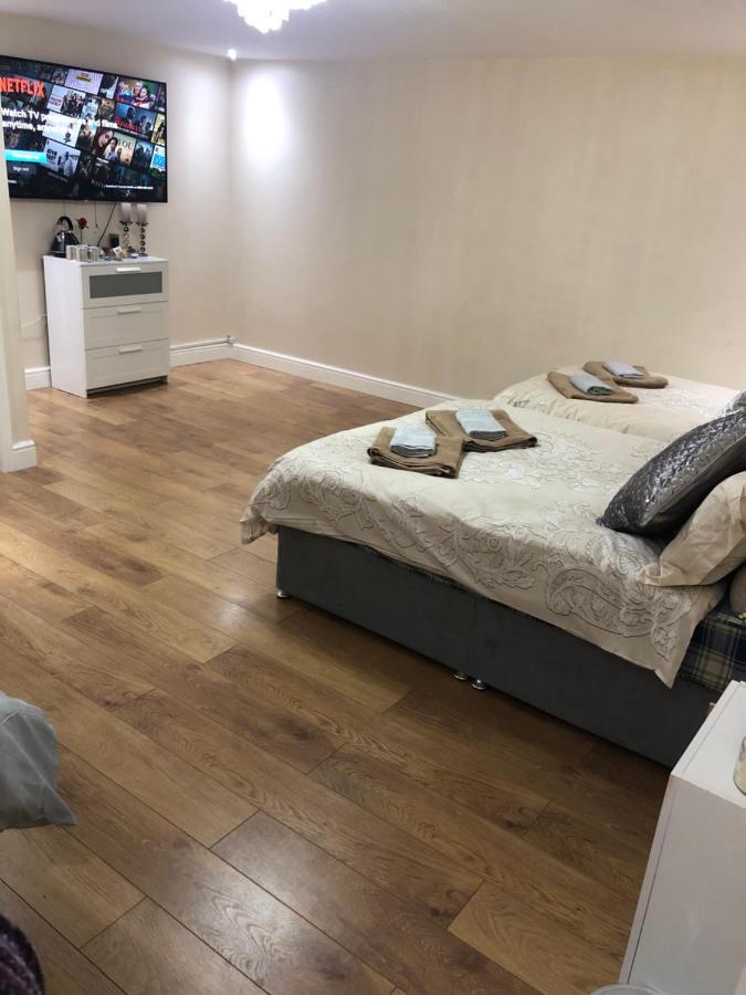 Big Rusholme With Tv And Private Bathroom-parking&wifi Bed & Breakfast