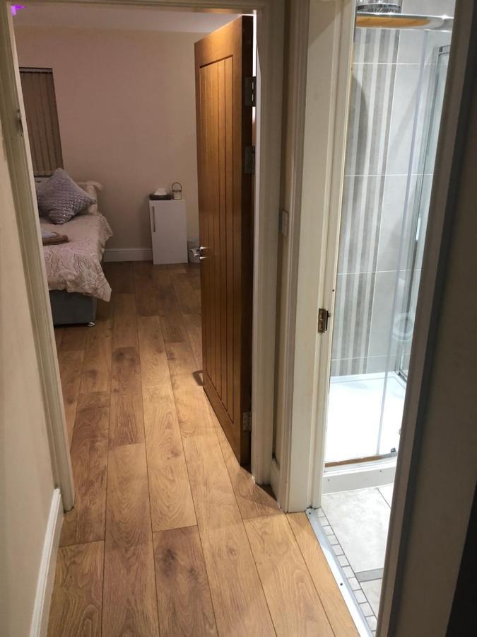Big Rusholme With Tv And Private Bathroom-parking&wifi Bed & Breakfast