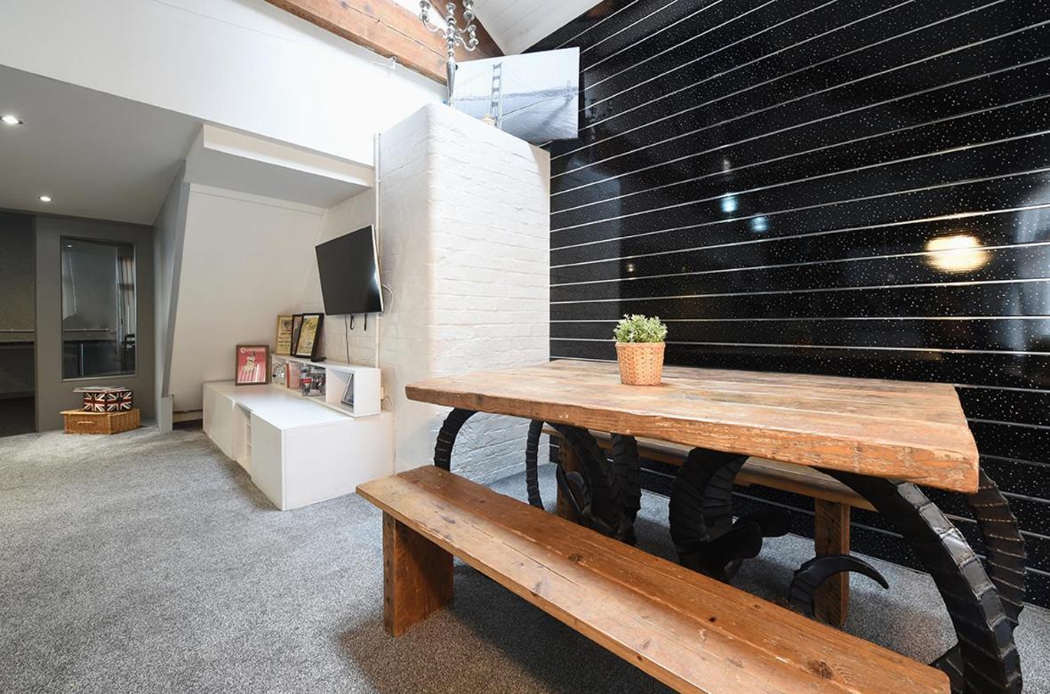 Penthouse Warehouse Slps 18 Manchester