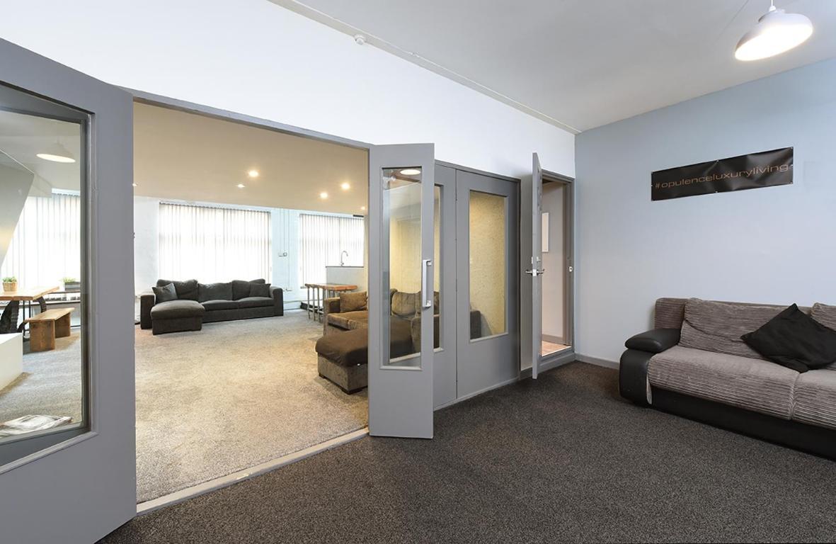 Penthouse Warehouse Slps 18 Appartement