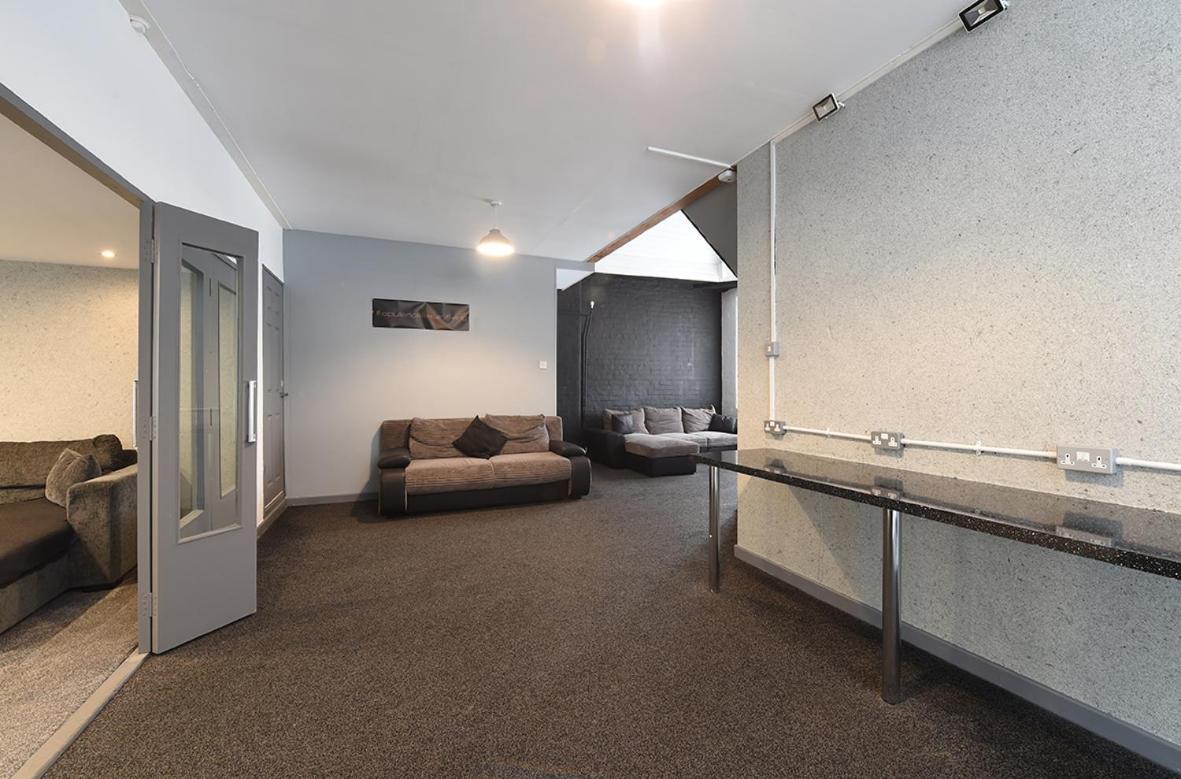 Penthouse Warehouse Slps 18 Manchester