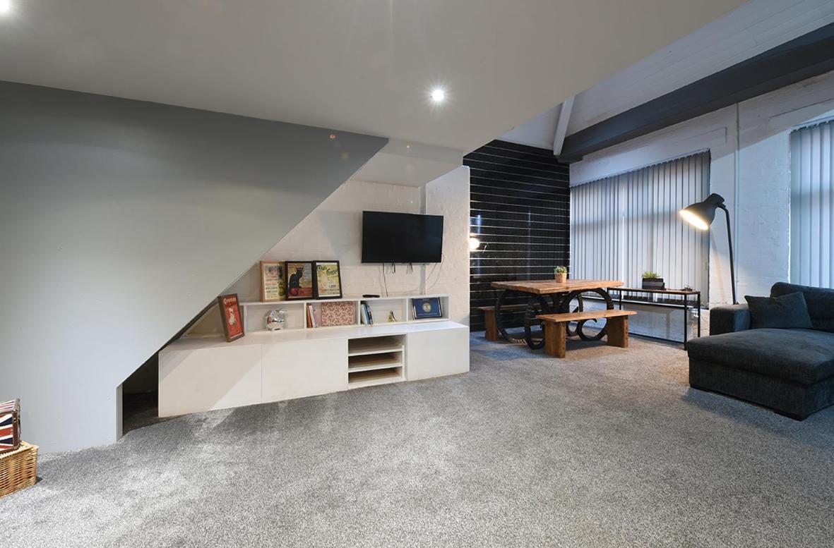 Penthouse Warehouse Slps 18 *