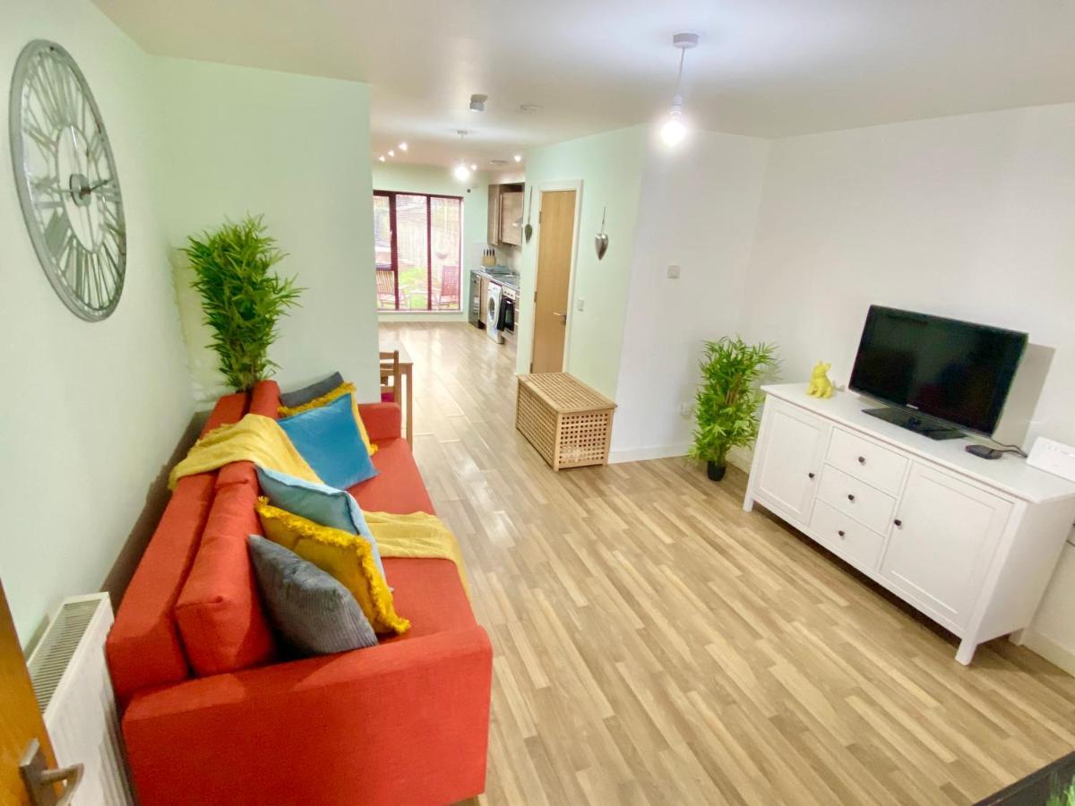 Apartment Spacious 5 Bed Townhouse Manchester, Salford Qauys - Two Bedroom With Parking *