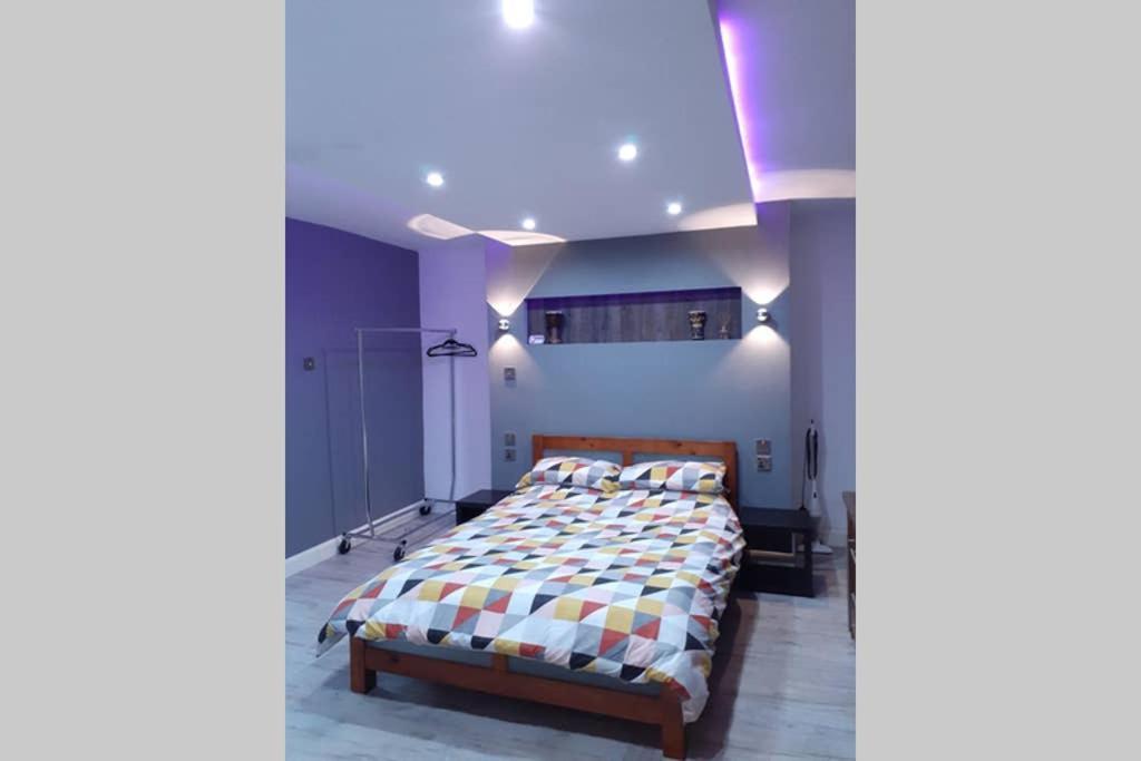 Movie Nights And Chill Apartment Manchester