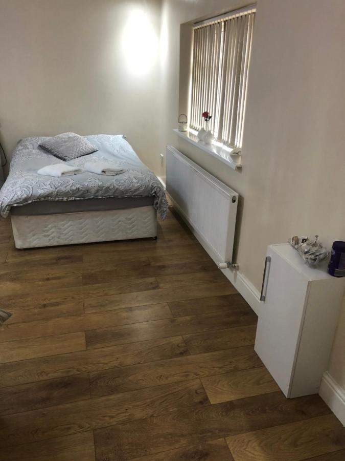 Big Rusholme With Tv And Private Bathroom-parking&wifi Manchester