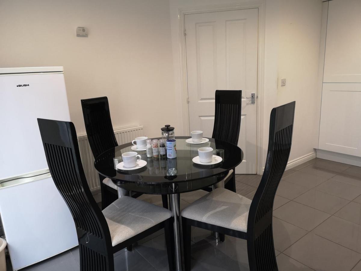 Nightingale Gardens - 4 Bed Detached House - Appartement Manchester