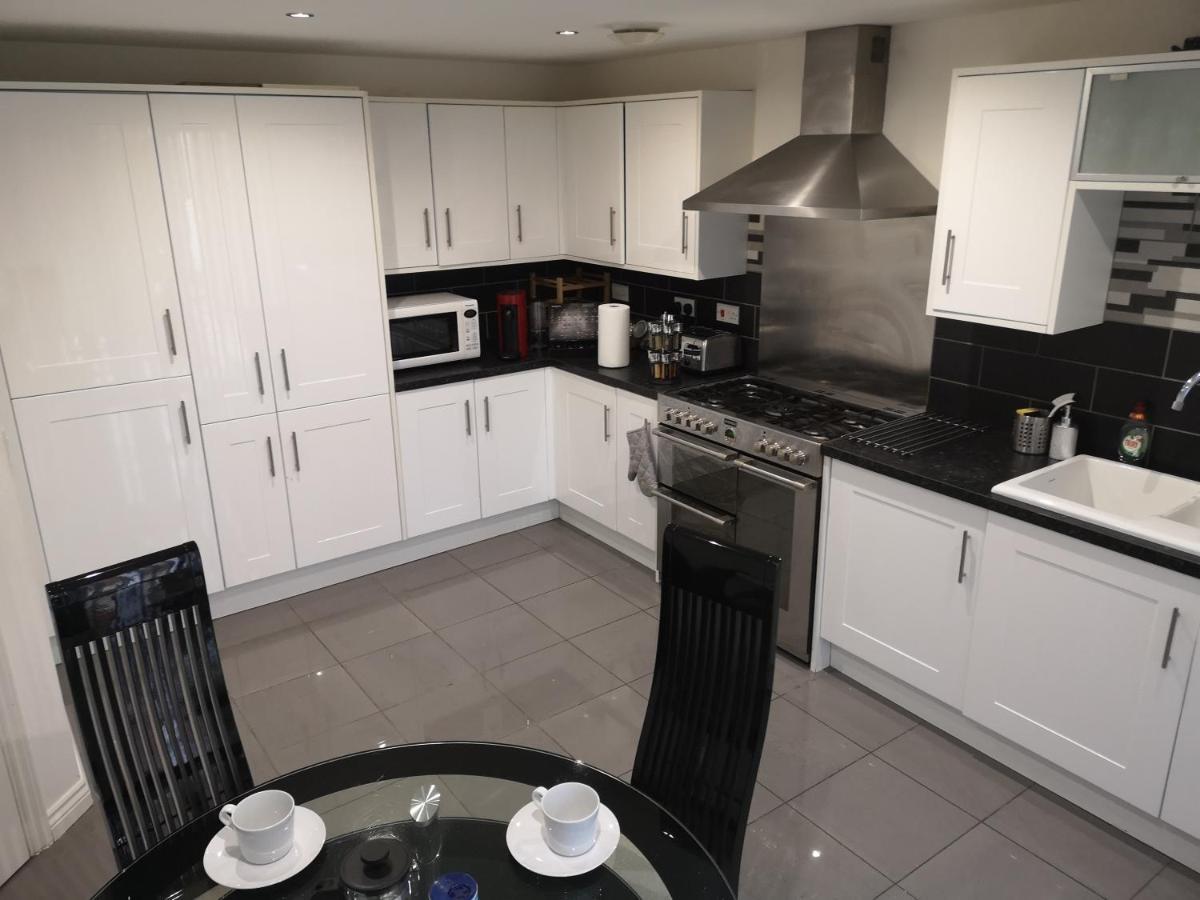 Nightingale Gardens - 4 Bed Detached House -