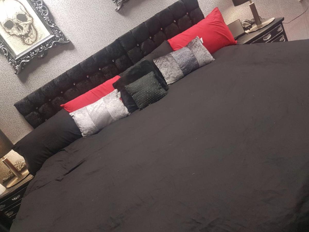 Party Pad Apartment *