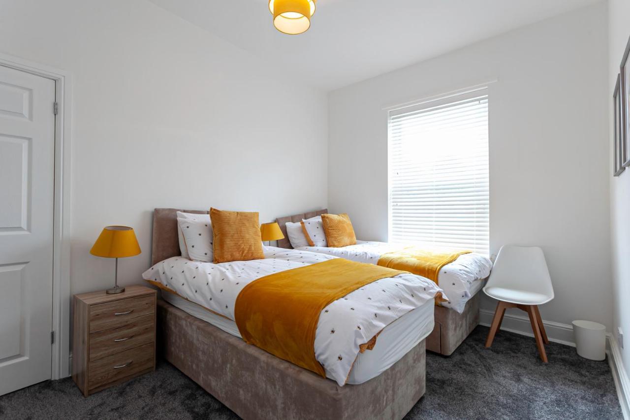Spacious Comfortable House Close To Etihad Manchester