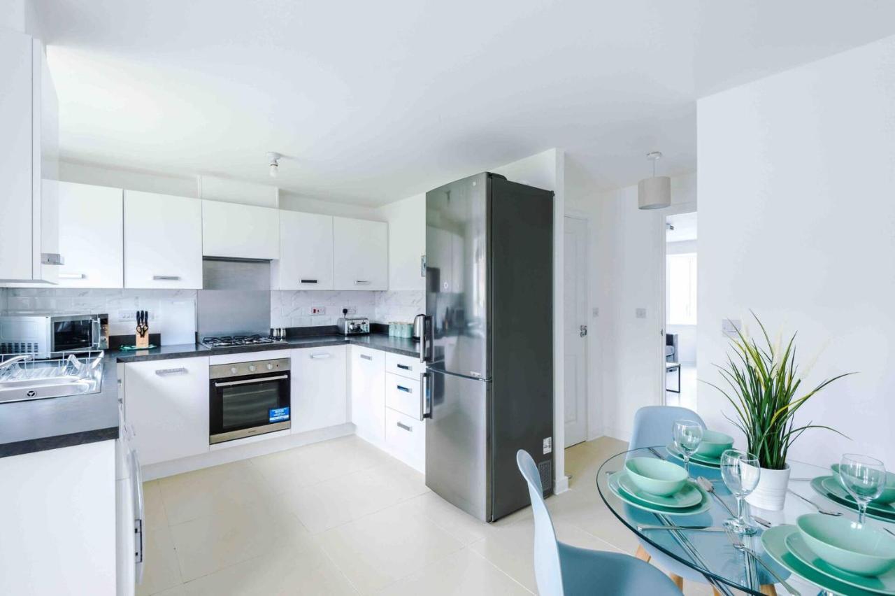 4 Bedroom House Hosted By Mcr Dens Holiday home *