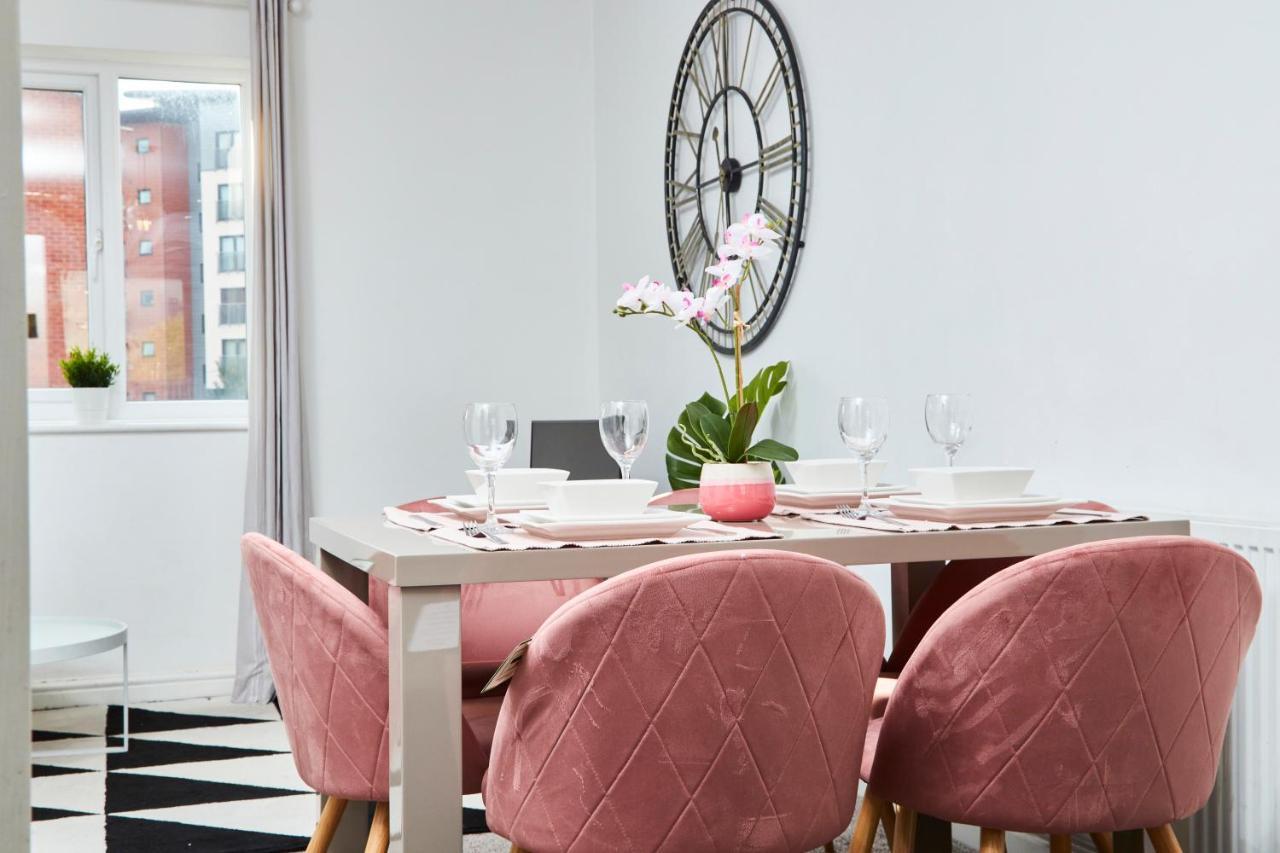 The Exquisite Abode - Parking Manchester