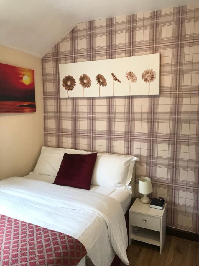 Rosewood Lodgings Special Offer For Student On Long Holiday home Manchester