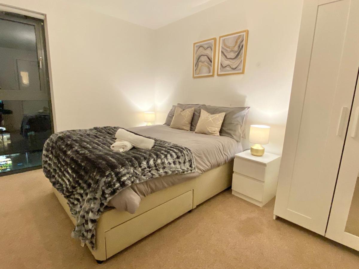 Modern Centre 2-bedroom *