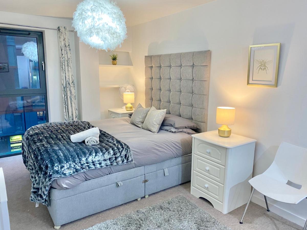 Modern Centre 2-bedroom Appartement *
