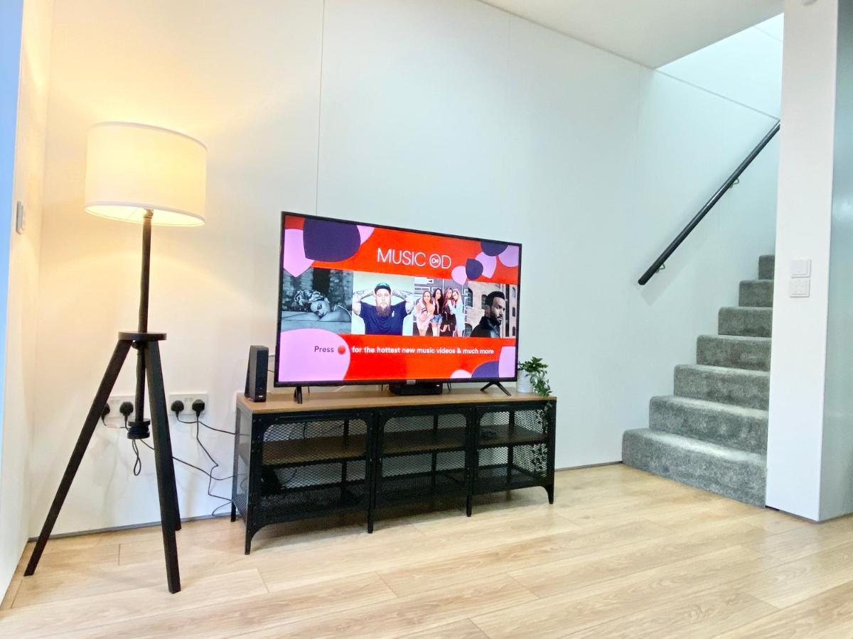 Holiday home Large Townhouse 5 Beds With Two Parking Spaces - Centre Manchester