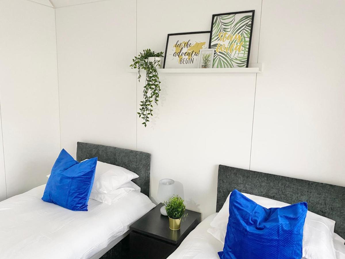 Large Townhouse 5 Beds With Two Parking Spaces - Centre *